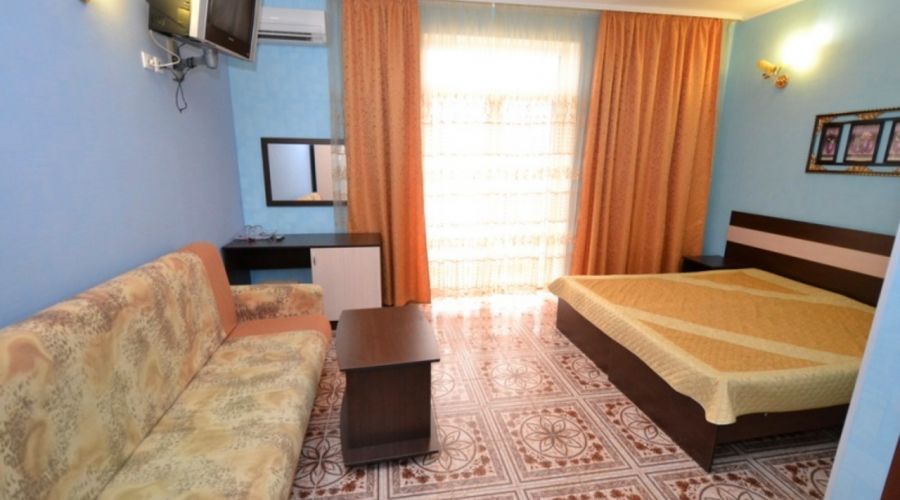 Стандарт 4-местный с балконом