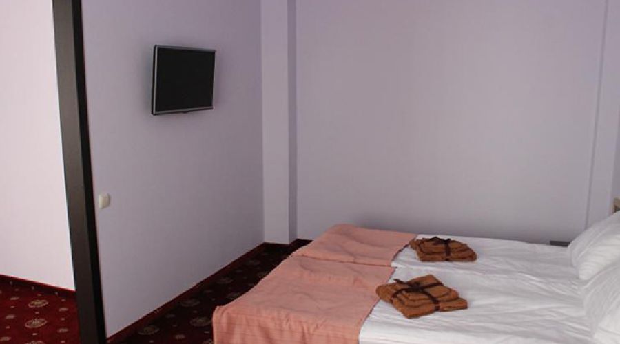 Полулюкс 4-местный 2-комнатный