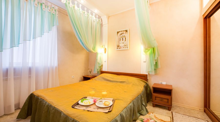 Люкс Цветочный 2-местный 2-комнатный