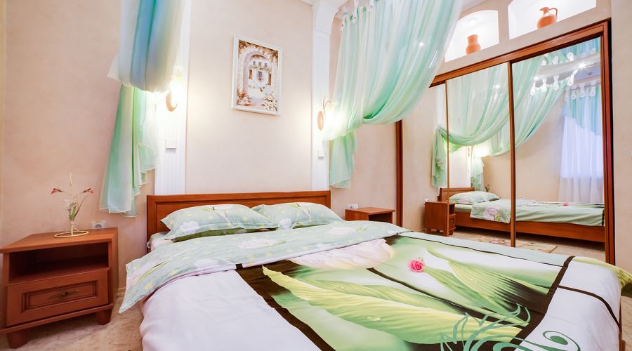 Люкс Цветочный 2-местный 2-комнатный