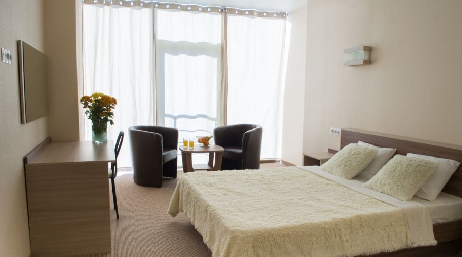 Стандарт 2-местный без балкона (вид на горы)