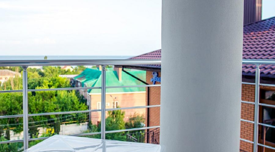 Полулюкс 2-местный 2-комнатный с террасой 4В