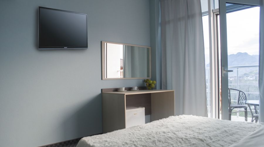 Стандарт 2-местный с балконом вид на горы