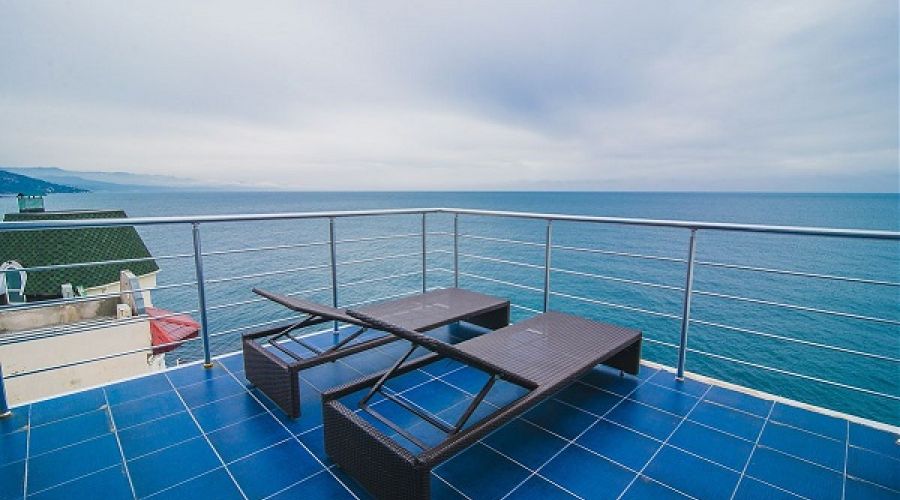 Люкс 3-местный 2-комнатный (вид на море)