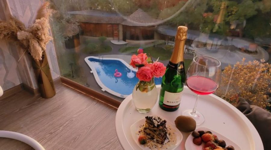 Полулюкс 4-местный Полулюкс с панорамным видом на колесо обозрения