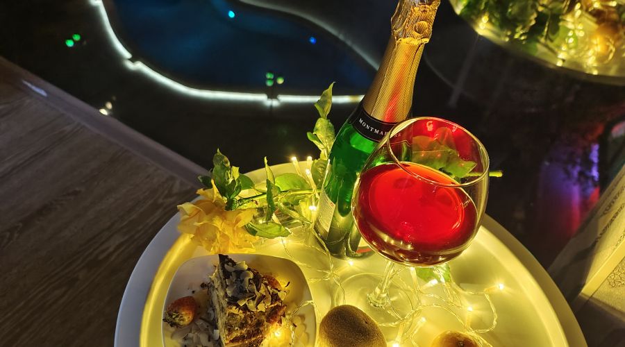 Полулюкс 3-местный Полулюкс с панорамным видом на колесо обозрения