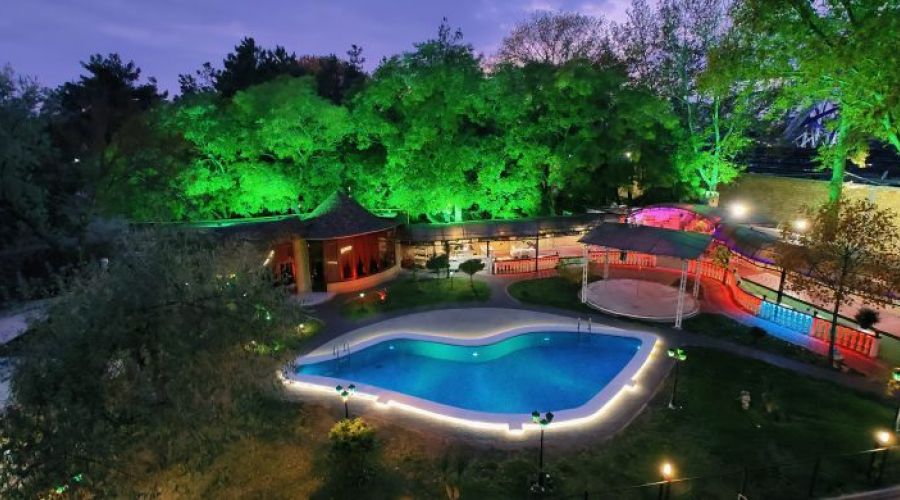 Бизнес  5-местный Бизнес с видом на бассейн