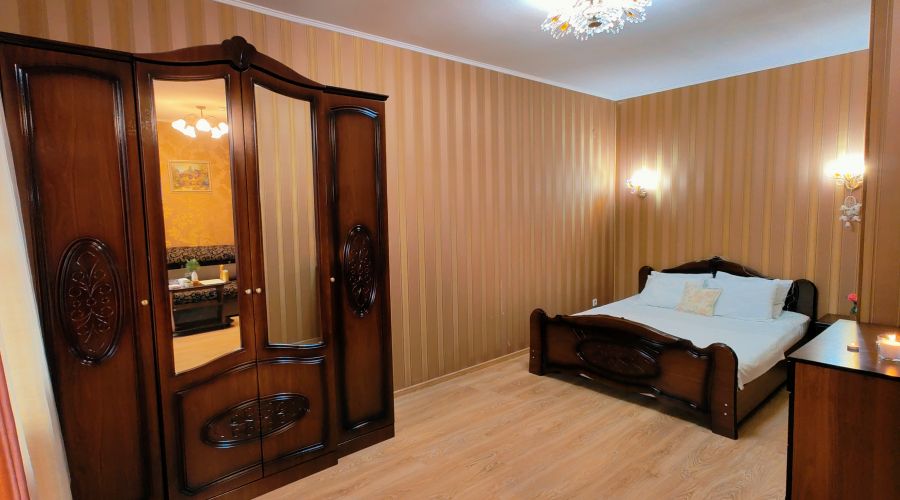 Апартаменты 6-местные Апартаменты (вид на бассейн, с кухней)