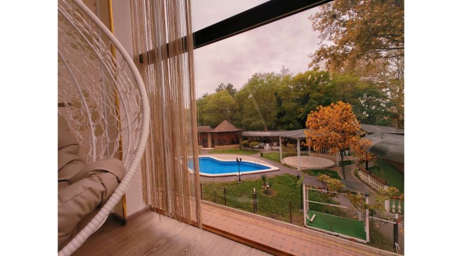 Полулюкс 3-местный Полулюкс с панорамным видом на колесо обозрения