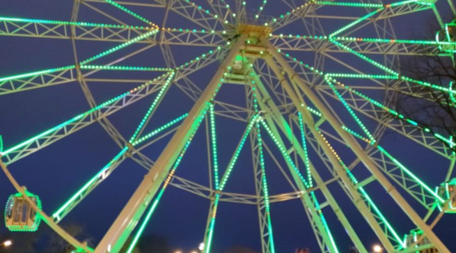 Полулюкс 3-местный Полулюкс с панорамным видом на колесо обозрения