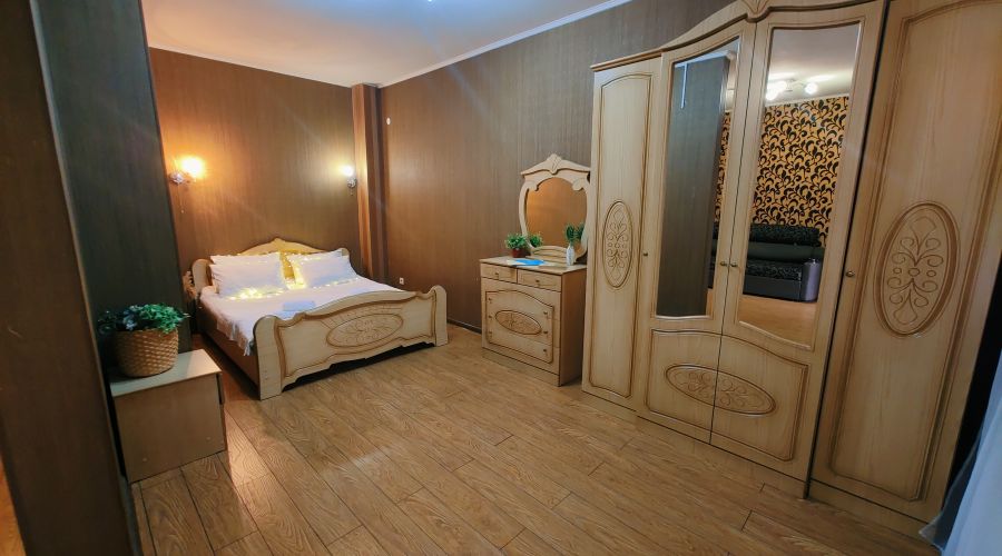 Апартаменты 5-местные Апартаменты (вид на бассейн, с кухней)