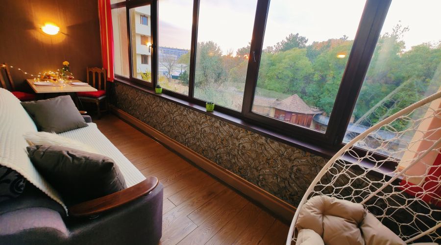 Апартаменты 6-местные Апартаменты (вид на бассейн, с кухней)