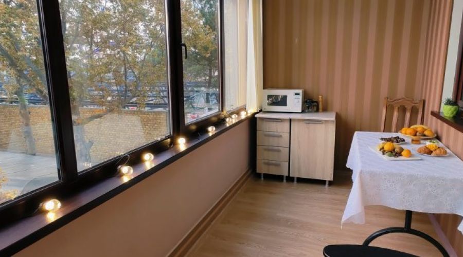 Апартаменты 5-местные Апартаменты (вид на бассейн, с кухней)