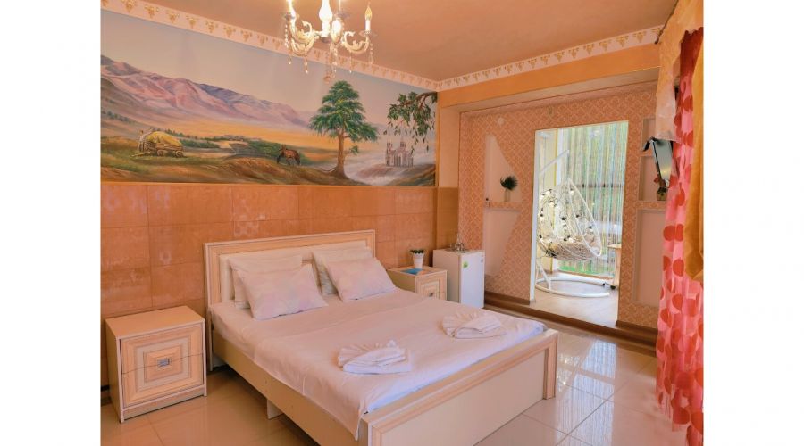 Полулюкс 4-местный Полулюкс с панорамным видом на колесо обозрения