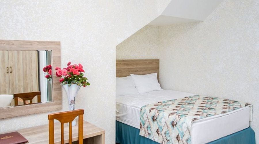 Стандарт 2-местный вид на бассейн