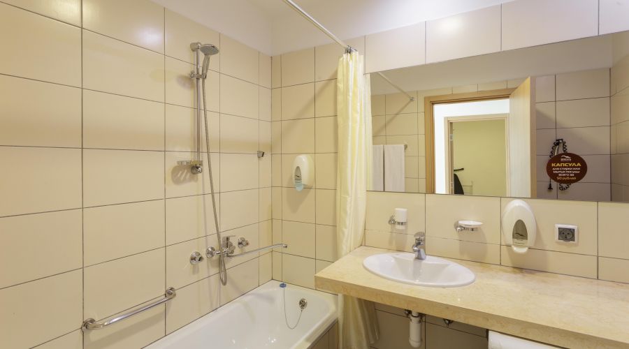 Апартаменты 2-местный 2-комнатный с одной спальней,вид на море с 3-5 этаж