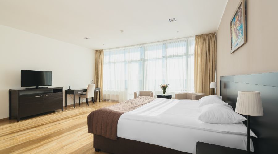 Апартаменты 5-местный 4-комнатный с тремя спальнями 14-15 этаж