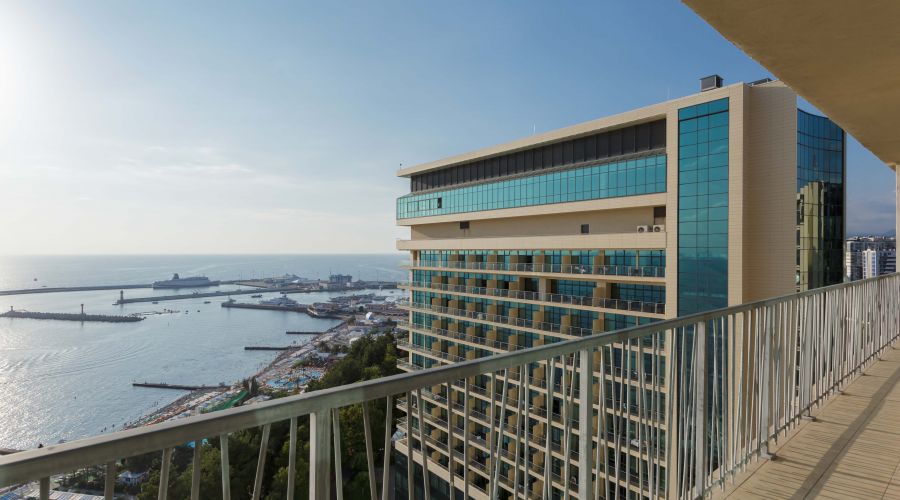 Апартаменты 5-местный 4-комнатный с тремя спальнями 14-15 этаж