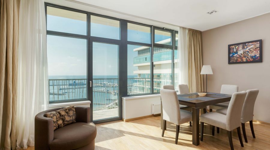 Апартаменты 5-местный 4-комнатный с тремя спальнями 14-15 этаж