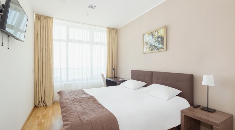 Апартаменты 5-местный 4-комнатный с тремя спальнями 14-15 этаж