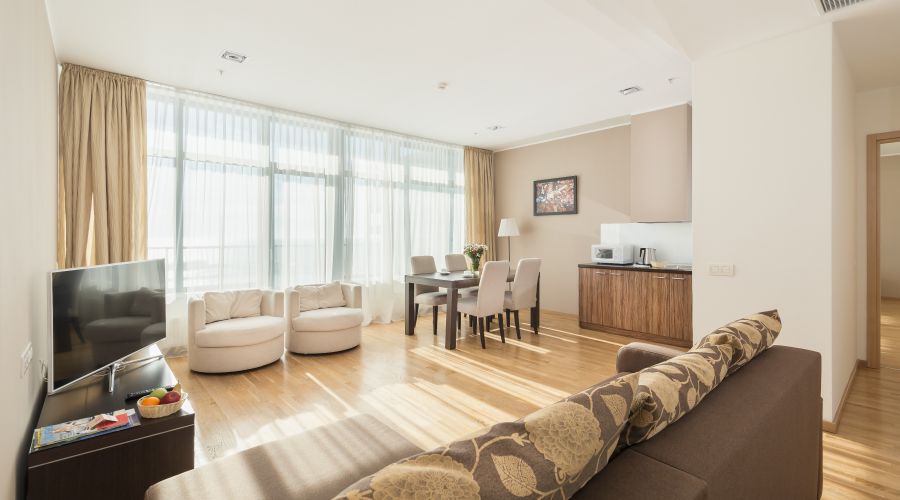 Апартаменты 5-местный 4-комнатный с тремя спальнями 14-15 этаж