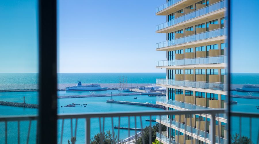 Апартаменты 5-местный 4-комнатный с тремя спальнями 14-15 этаж