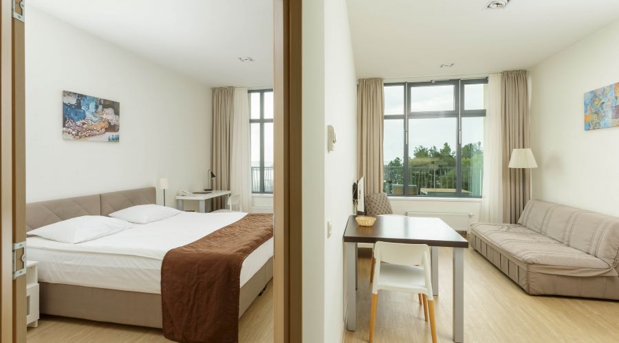 Апартаменты 2-местный 2-комнатный с одной спальней,вид на море с 3-5 этаж