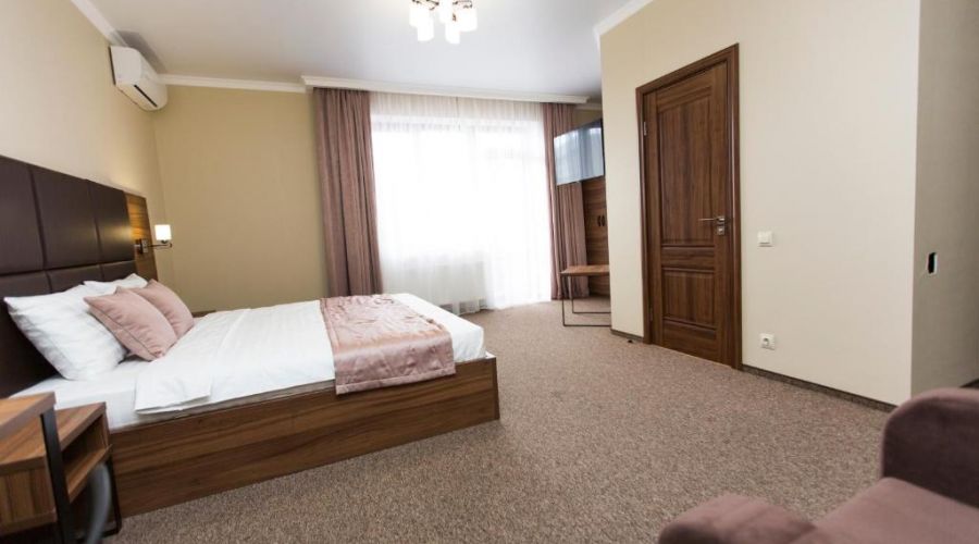 Полулюкс 2-местный с балконом