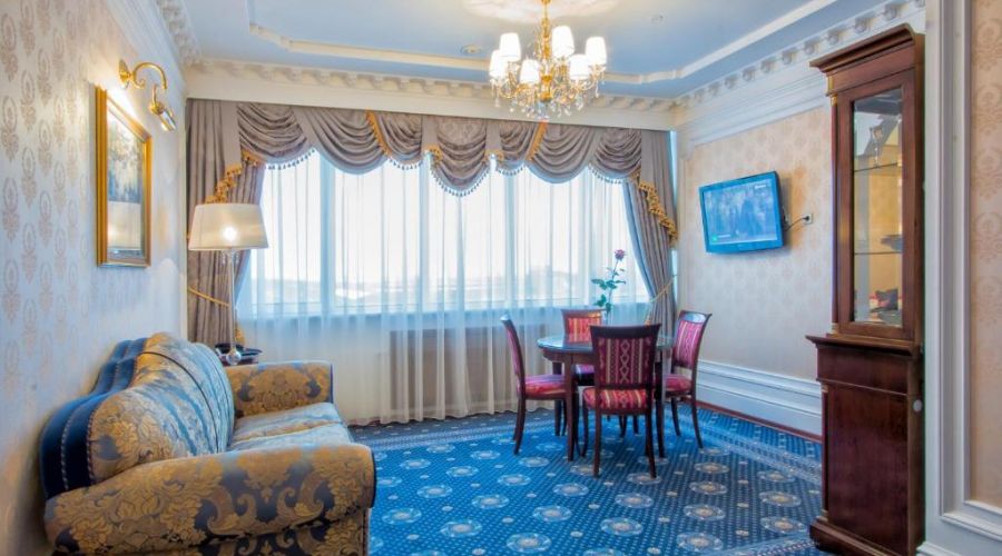 Suite 2 местный 3 комнатный