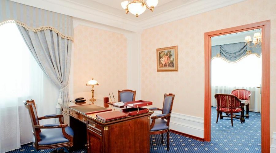 Suite 2 местный 3 комнатный