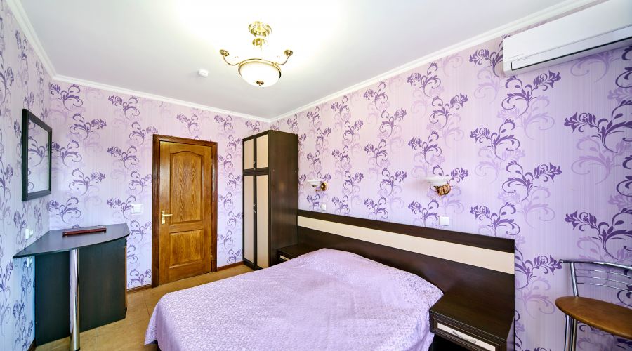 Стандартный 2-местный с двуспальной кроватью