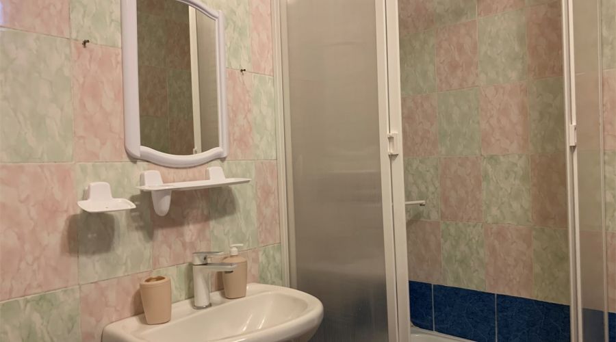 Семейный семейный 2х уровневый с кухней 