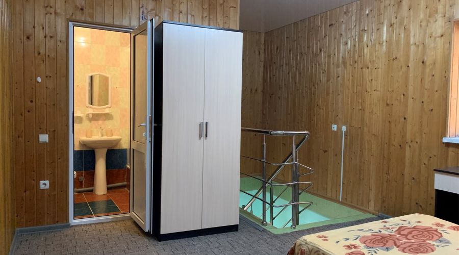 Семейный семейный 2х уровневый с кухней 