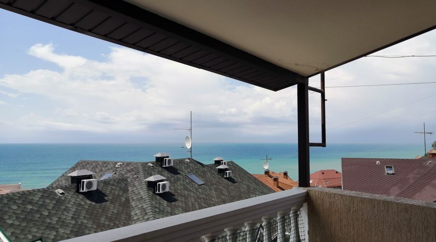 Семейный 4-местный 2-комнатный, с террасой/море