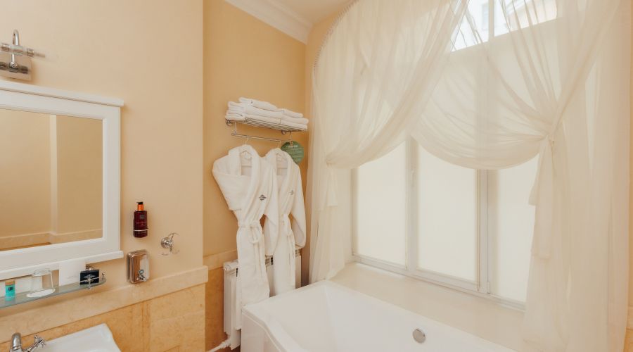 Де Люкс 2-местный с джакузи и видом на город