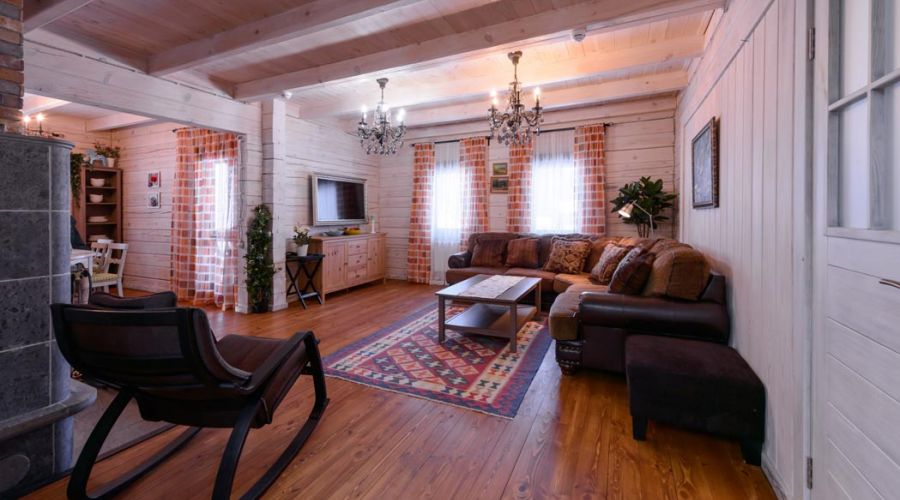 Дом Дом у горы Заимка 1