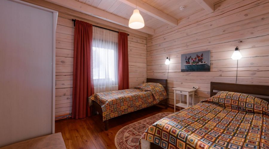 Дом Дом у горы Заимка 1