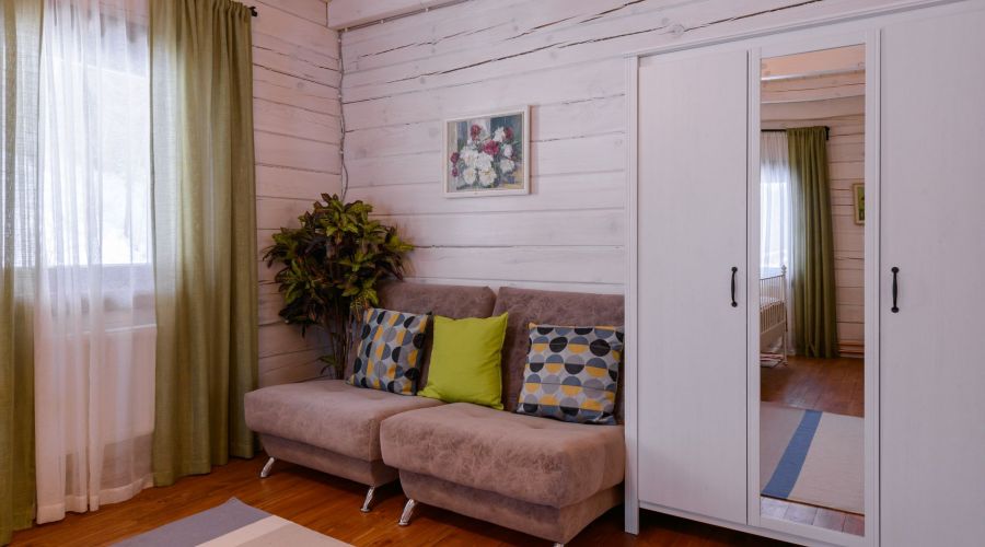 Дом Дом у горы Заимка 1