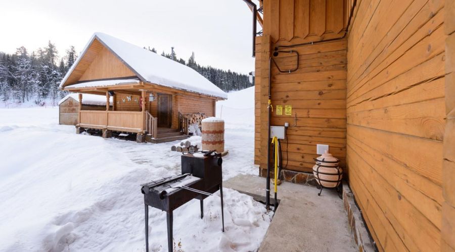 Дом Дом у горы Заимка 1