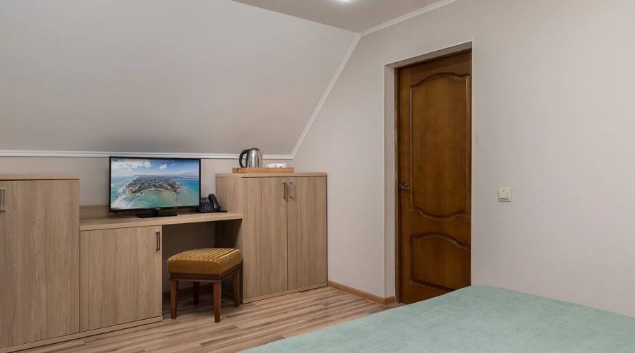 Семейный 2-местный 2-комнатный с балконом и кухонной зоной