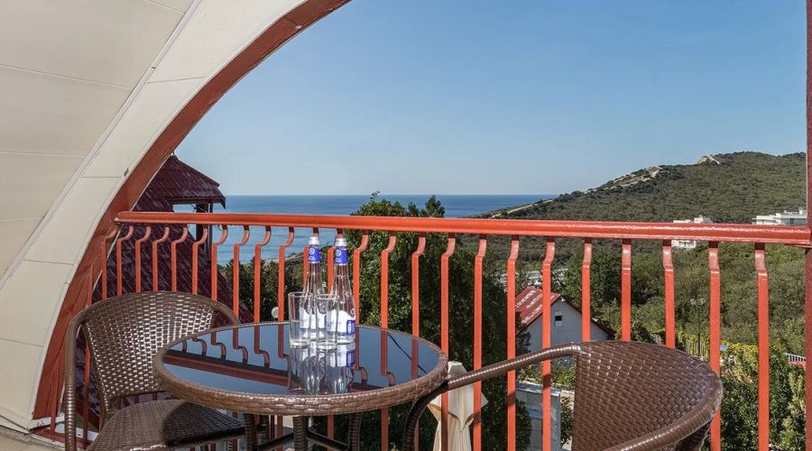 Семейный 2-местный 2-комнатный с балконом и кухонной зоной