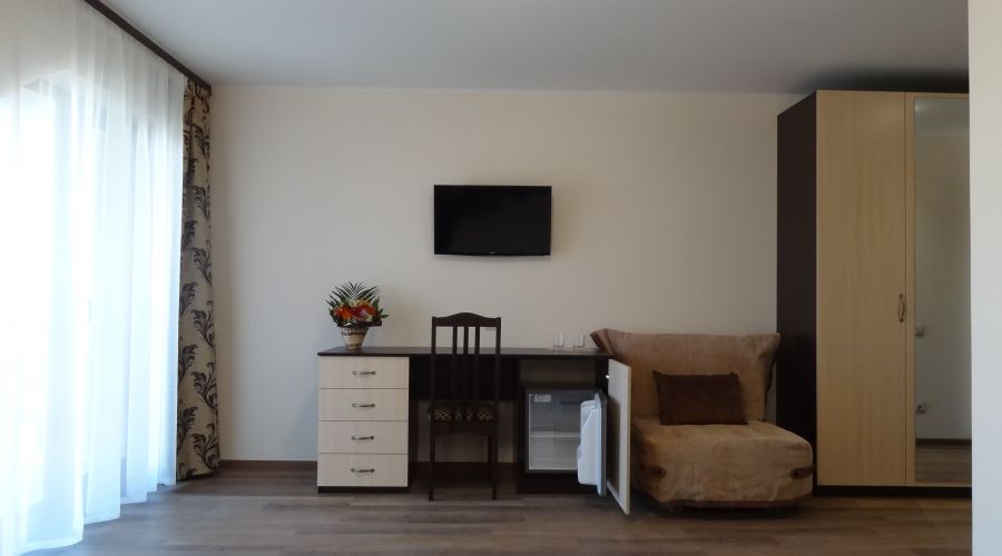 Делюкс 4-местный 1-комнатный с балконом и видом на море 