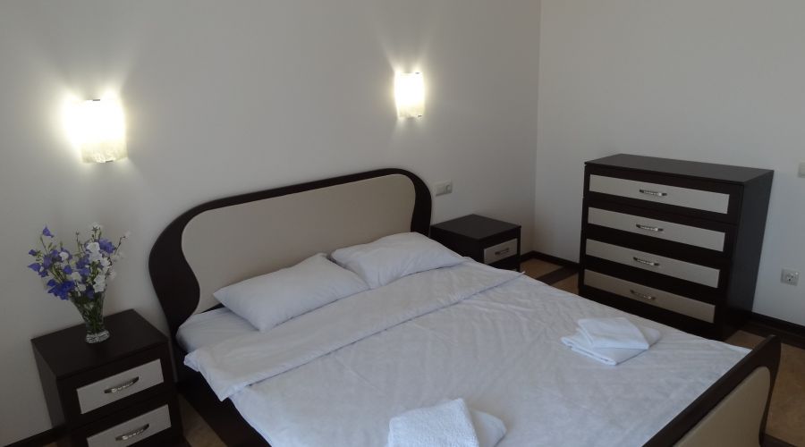 Семейный 4-местный 2-комнатный с балконом и видом на море 