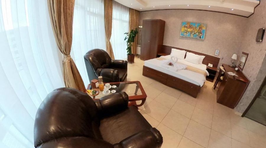 Люкс 3-местный вид на морскую сторону