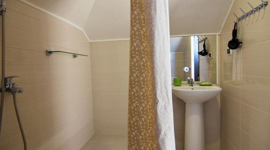 Апартаменты 3-местные  2-комн.с 1 спальней мансарда