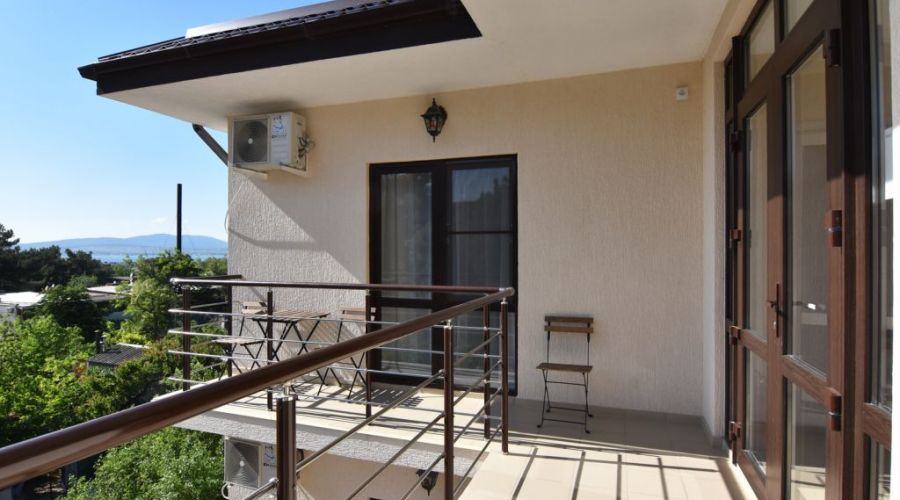 Стандарт 3-местный с балконом