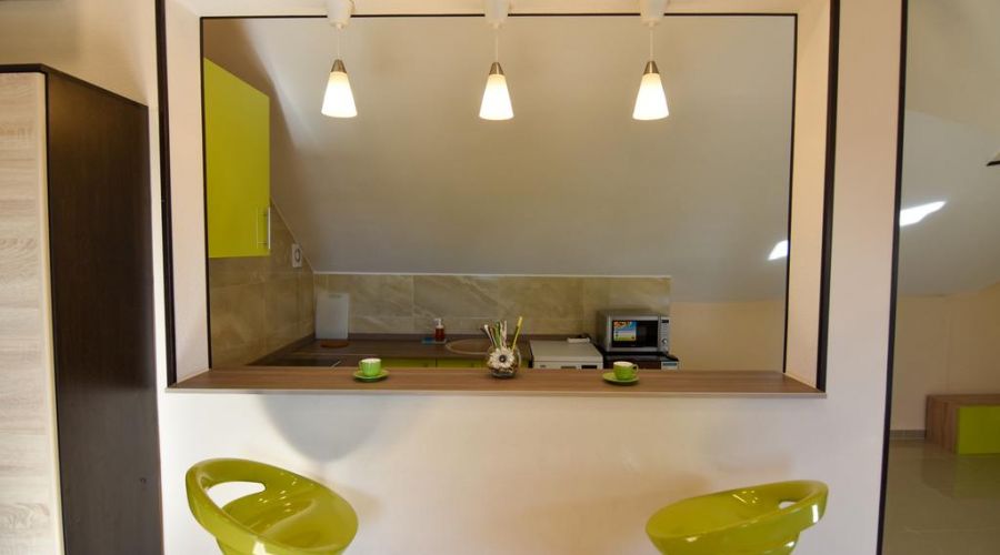 Апартаменты 3-местная  студия (мансарда)