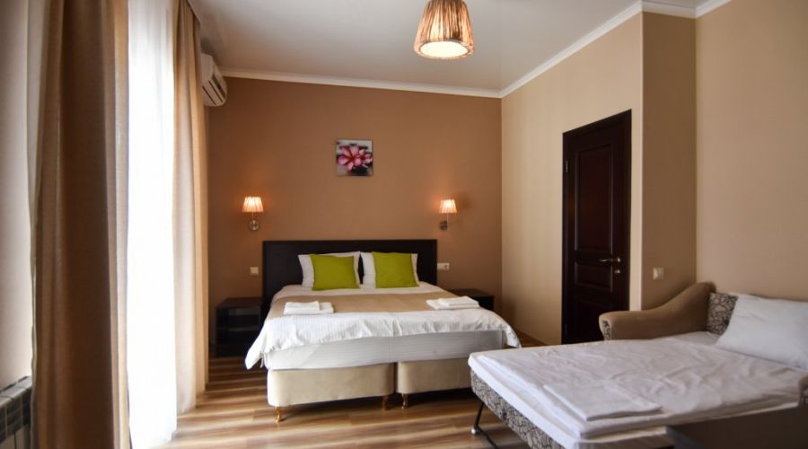 Стандарт 3-местный с балконом