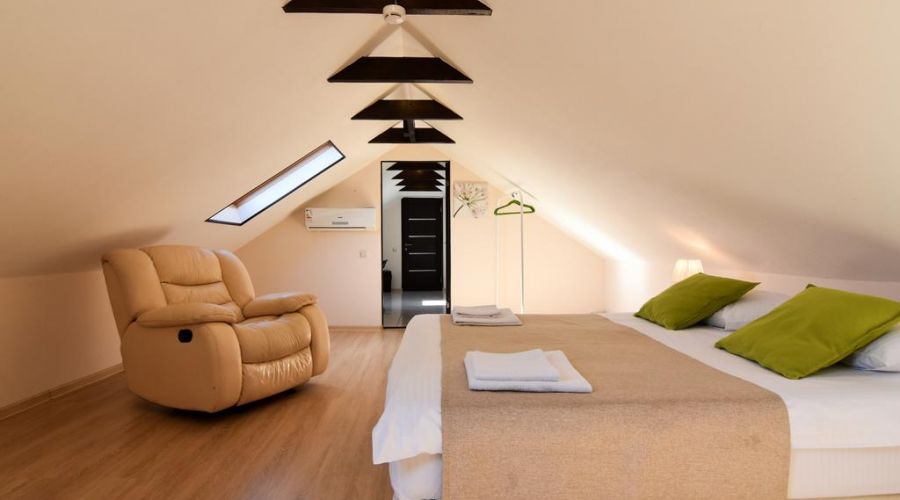 Апартаменты 3-местные  2-комн.с 1 спальней мансарда