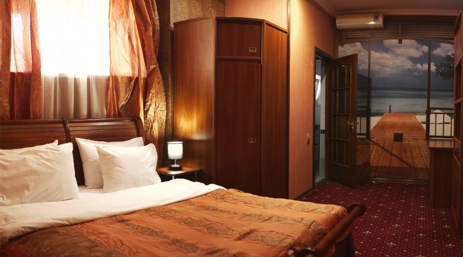 Апартаменты люкс 2-местные 2-комнатный №102